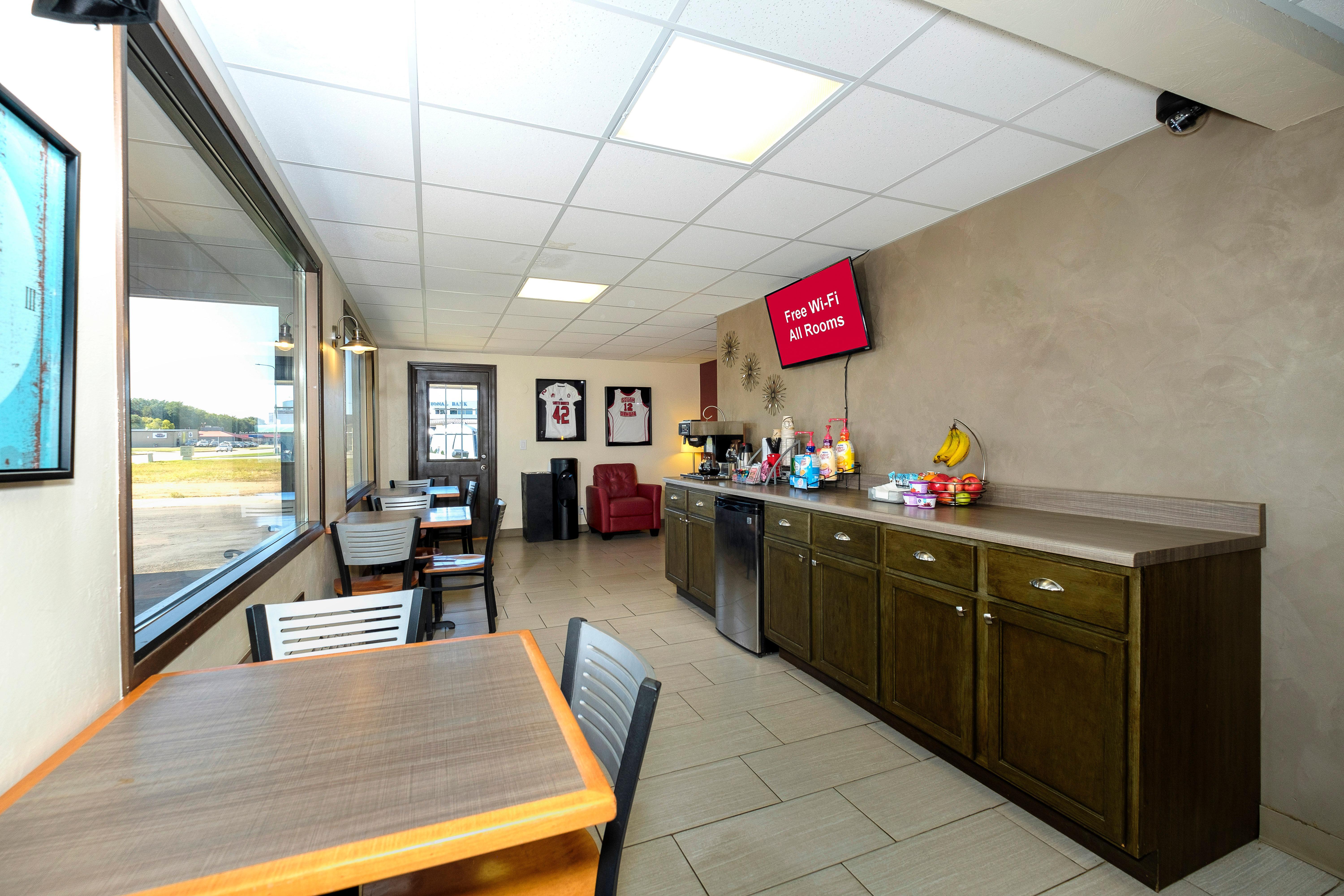 Red Roof Inn Vermillion - U Of South Dakota Εξωτερικό φωτογραφία